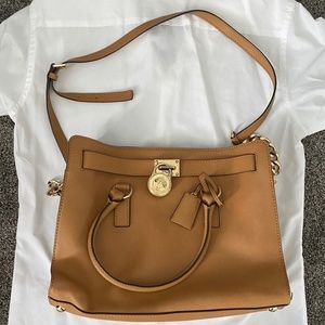 Michael Kors Hamilton Purse Tan